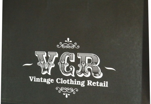 Papier-Vintage-Clothing-Retail-2