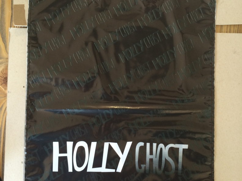 Plastique-Holly-Ghost