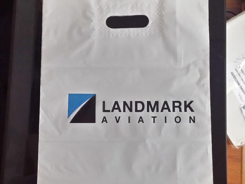 Plastique-Landmark-Aviation